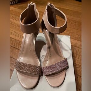 Style & Co Phillyis Dress Heel, Cream/Silver, Women Size 7.5  pre owned